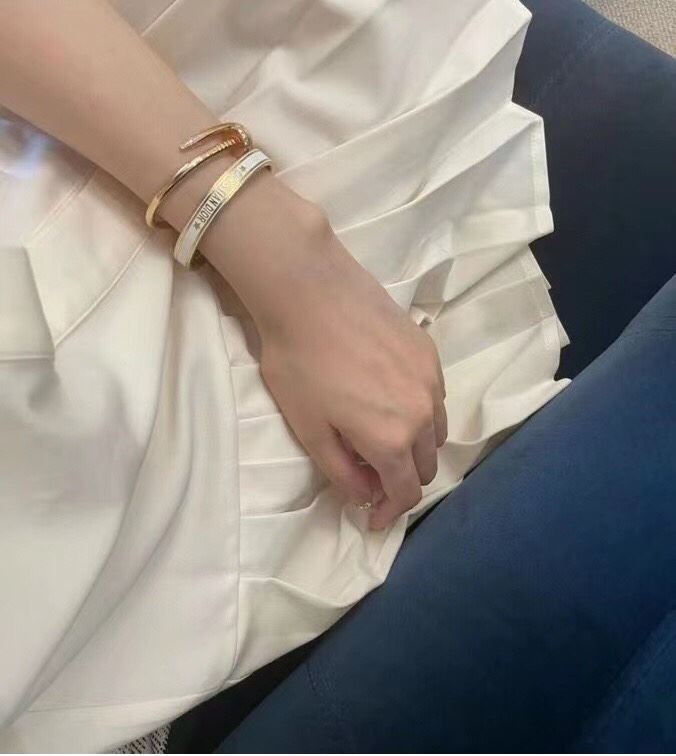 chr1st1an D10r bracelets